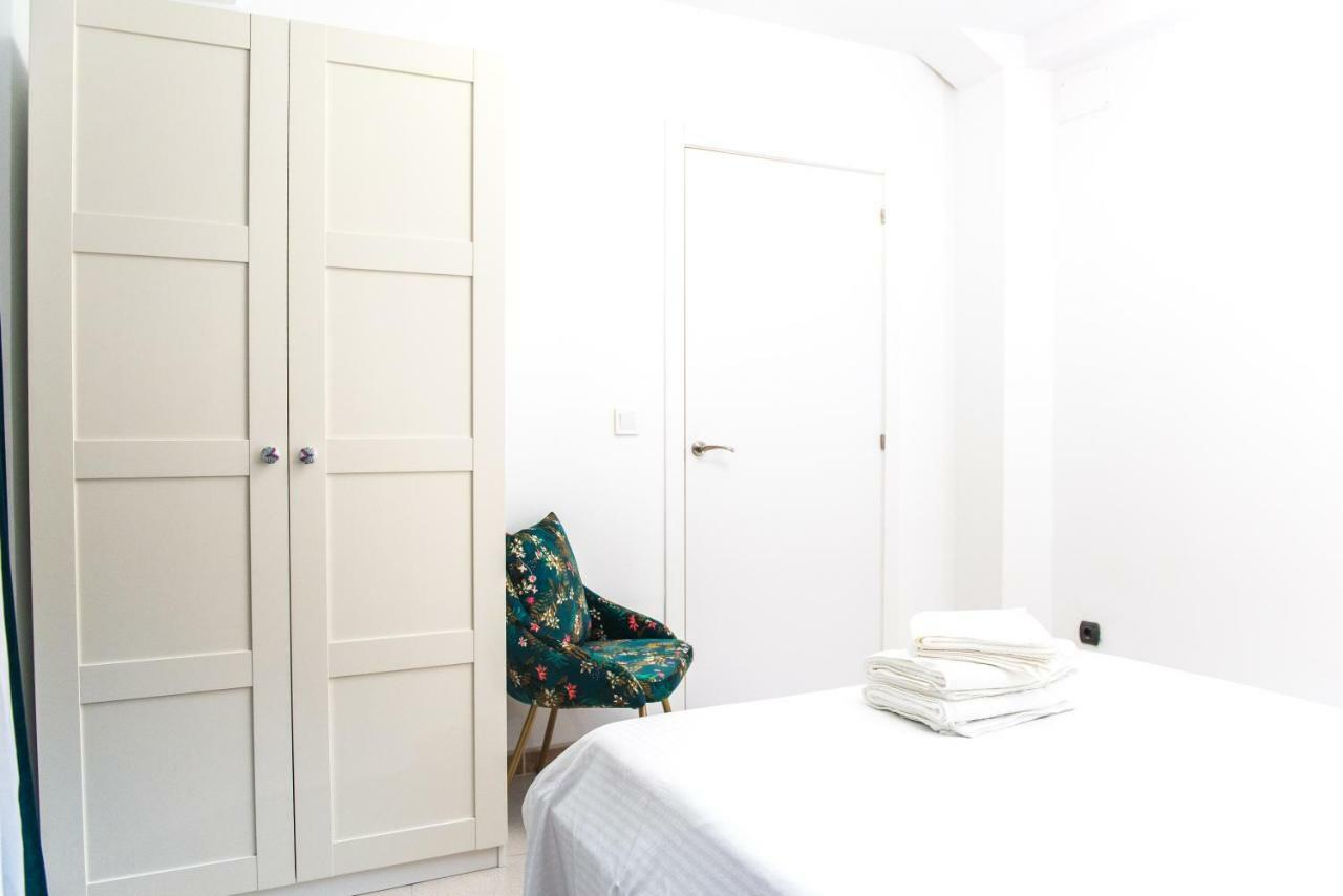 Catedral Apartment Valenza Esterno foto